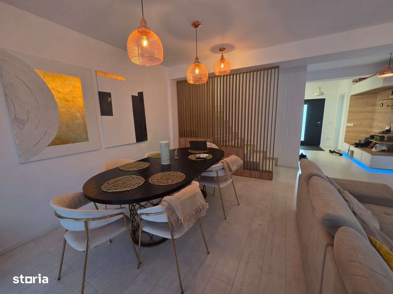 Vilă  cu mansardă, piscină și design modern – Tunari - Imagine principală: 5/20