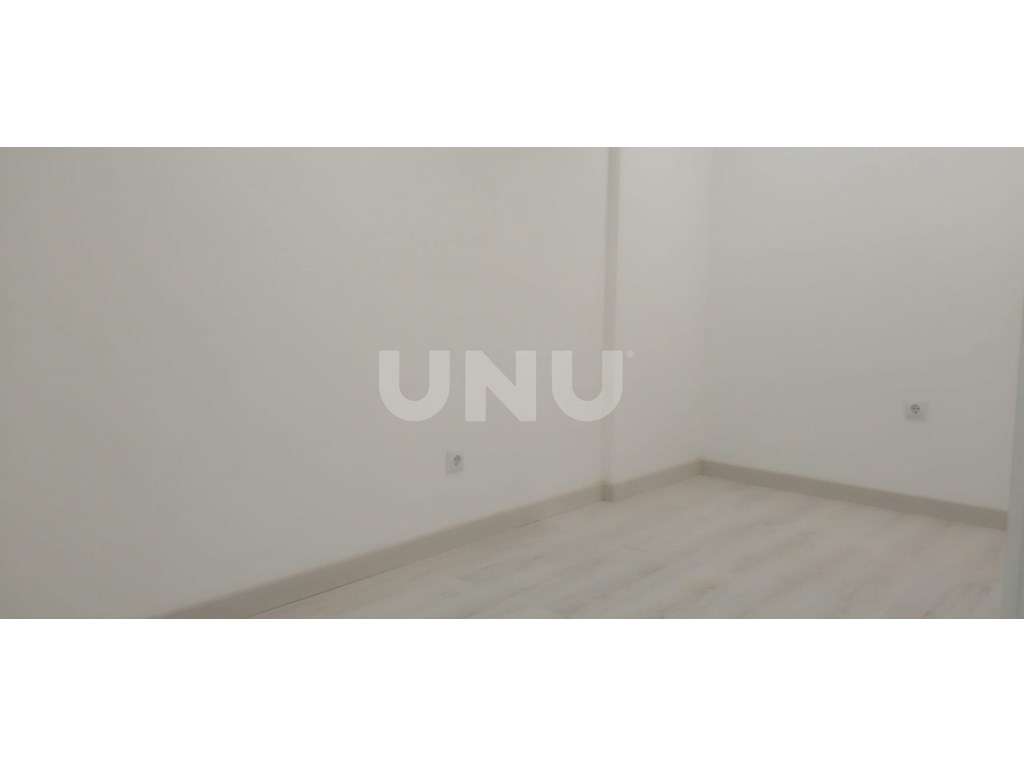 Loja transformada em habitação Vale de Milhaços - Grande imagem: 5/10