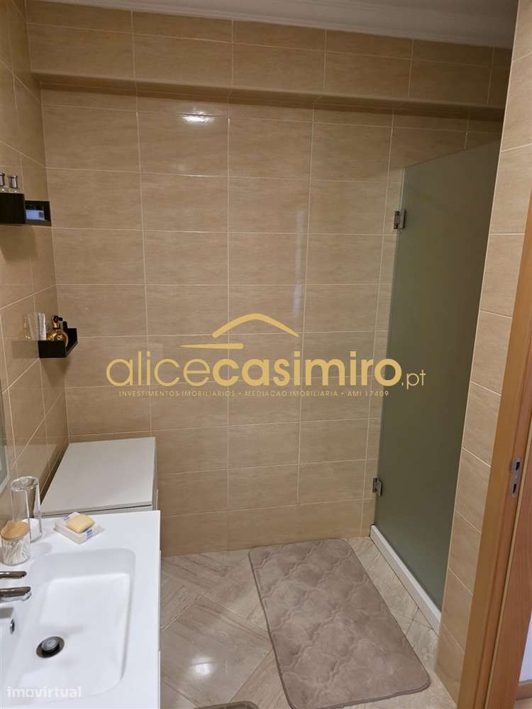 Moradia T4 - boas áreas- excelente estado!-47