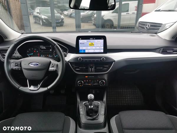 Ford Focus 1.0 EcoBoost Trend Edition - 8