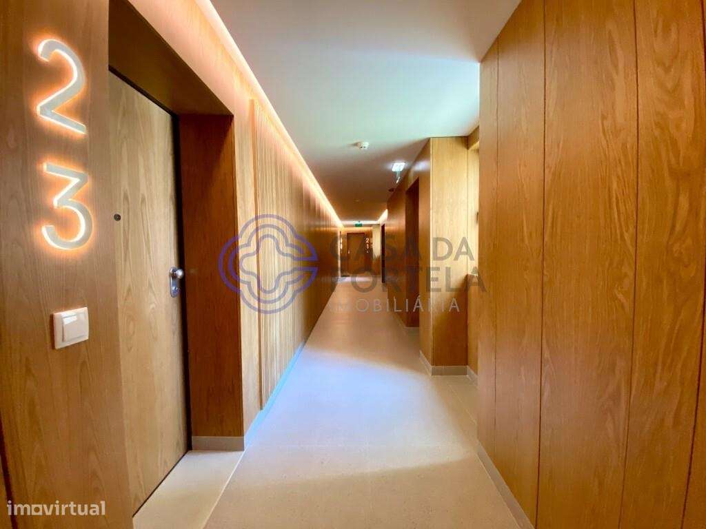 Apartamento T2 em Condomínio Privado de Luxo com Vista de Rio e Mar. - Grande imagem: 2/32