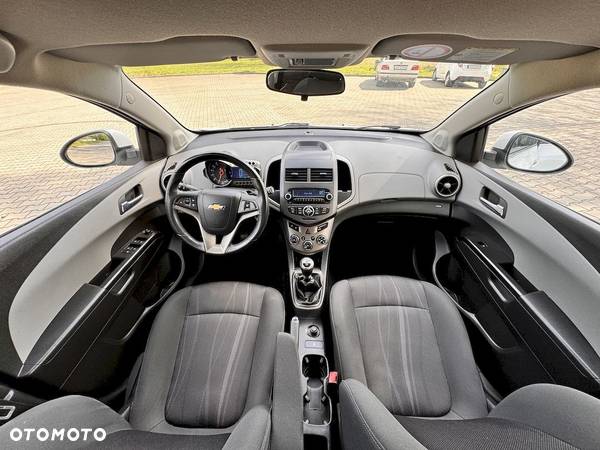 Chevrolet Aveo 1.6 LTZ - 33