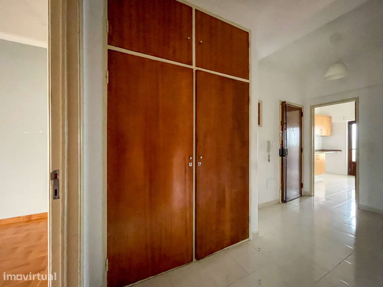 Prédio com 8 T2 (7 devolutos) + Sótão - Póvoa de Santa Iria-14