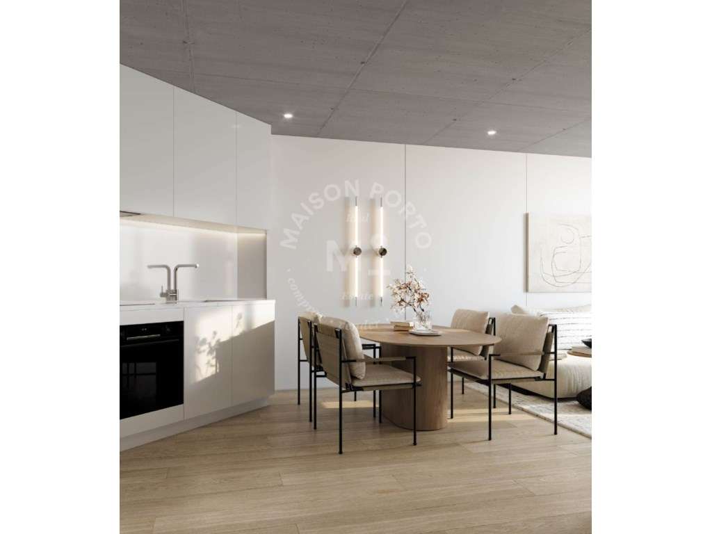 Apartamento T0 com Varanda e Estacionamento próximo à Estação de Me...-12