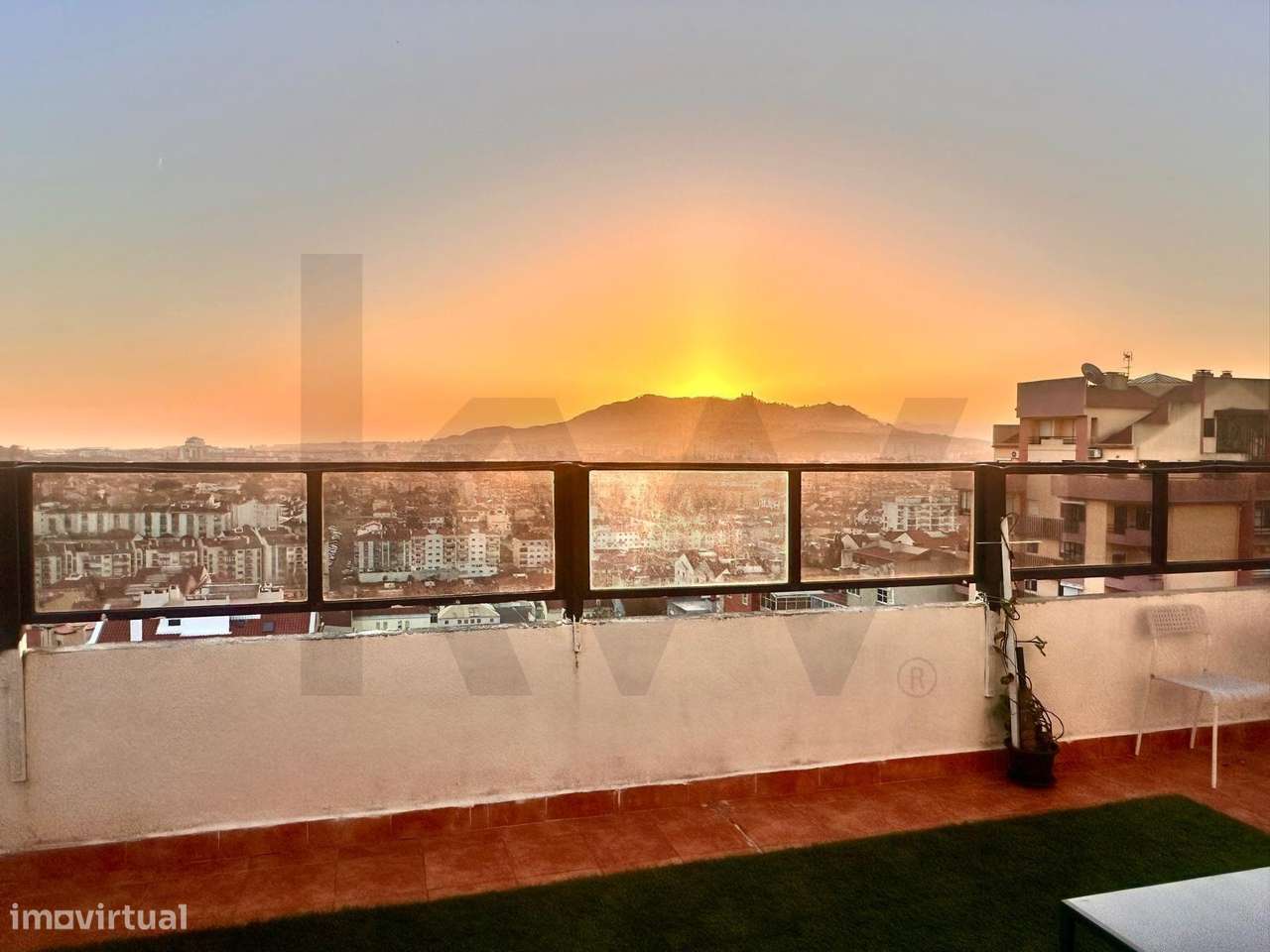 T4 no Último Piso com Terraço de 100m2 e Vista Panorâmica Deslumbrante - Grande imagem: 5/43