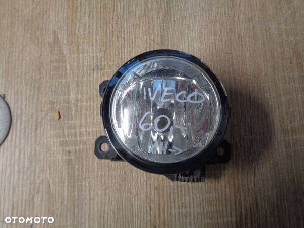 FIAT IVECO HALOGEN PRZÓD EUROPA - 2