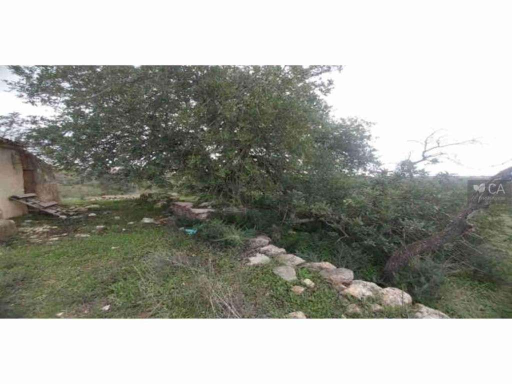 Prédios rústicos e mistos com ruinas - Grande imagem: 3/4