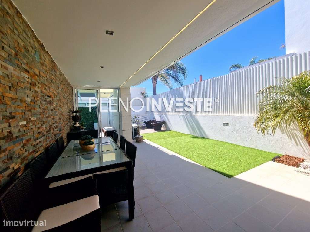 Moradia Isolada V3+2 com piscina na Quinta de Valadares-31