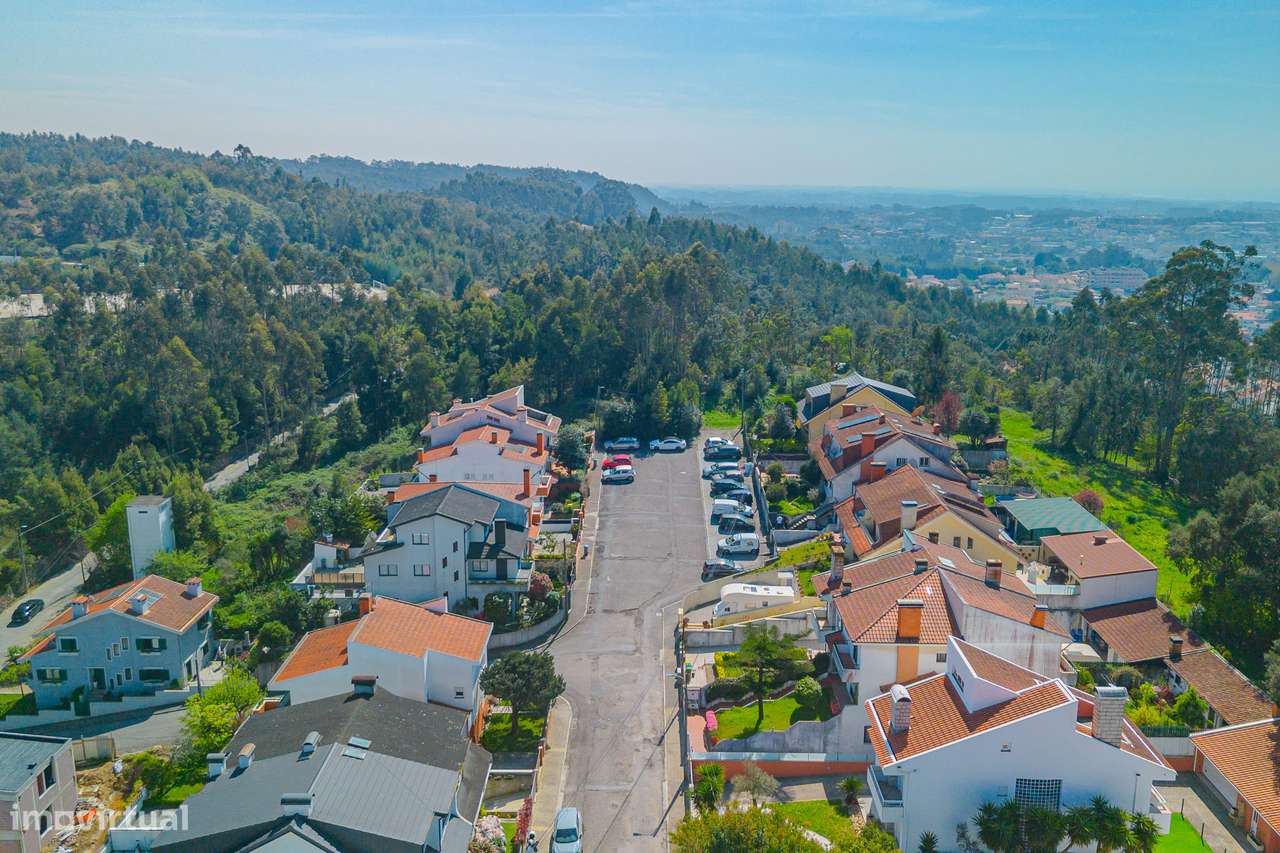 T3 Geminada com jardim, terraço e garagem em Canelas-3