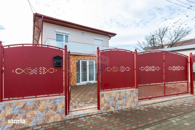 Casă / Vilă cu 6 camere de vânzare | Calea Moinești - Mărgineni-0