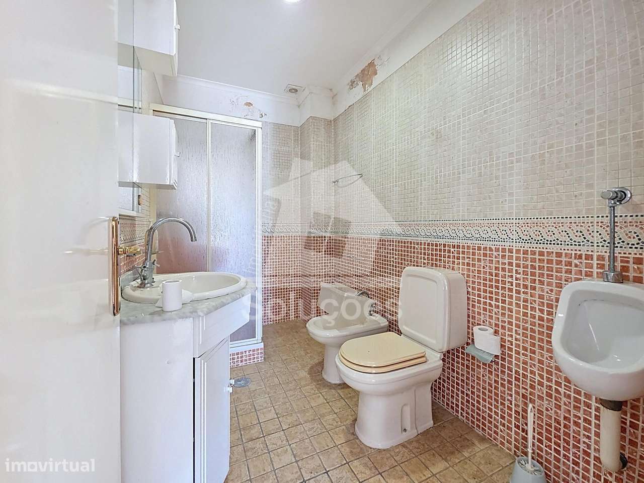 Excelente Moradia com Piscina e Garagem na Mexilhoeira da Carregação - Grande imagem: 4/40