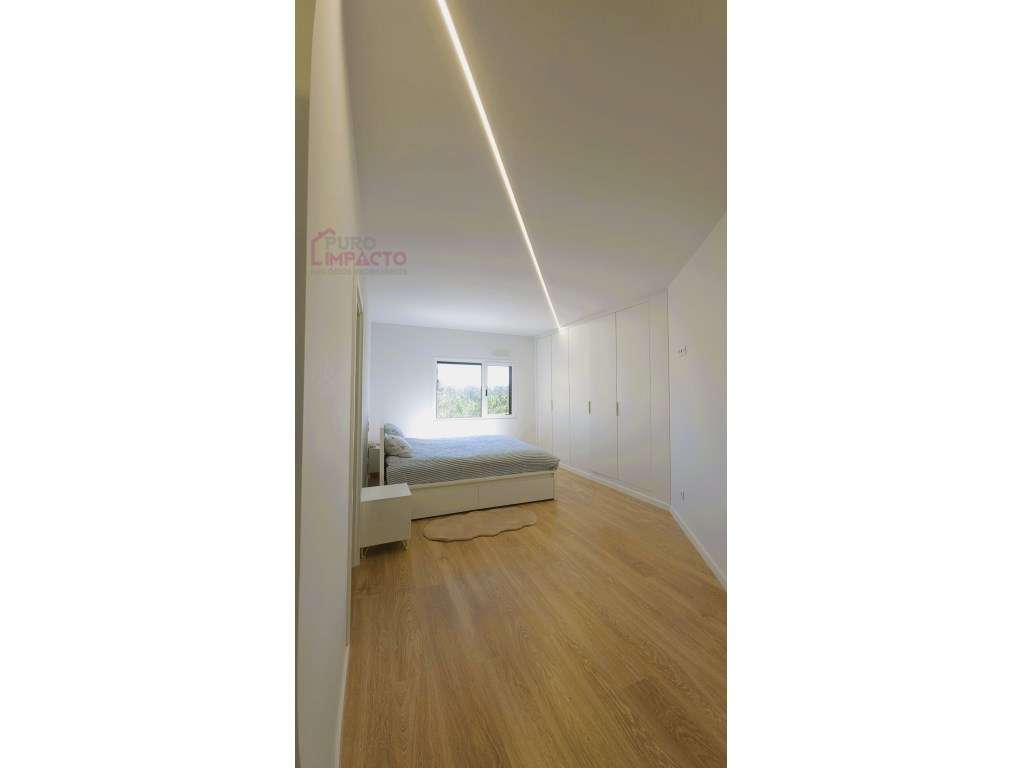 T2 Semi-Novo (2025) | Rotunda do Picoto | Garagem 23m² | 2 Varandas-10