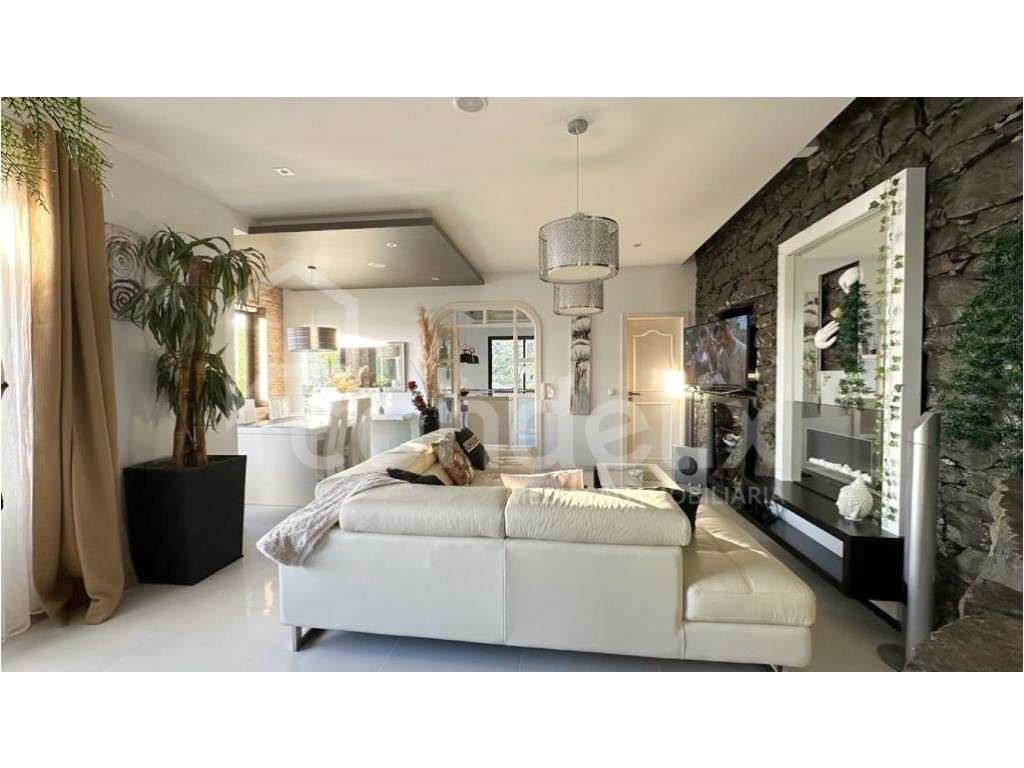 Moradia T3 e T1 no Arco da Calheta com piscina - Grande imagem: 3/21