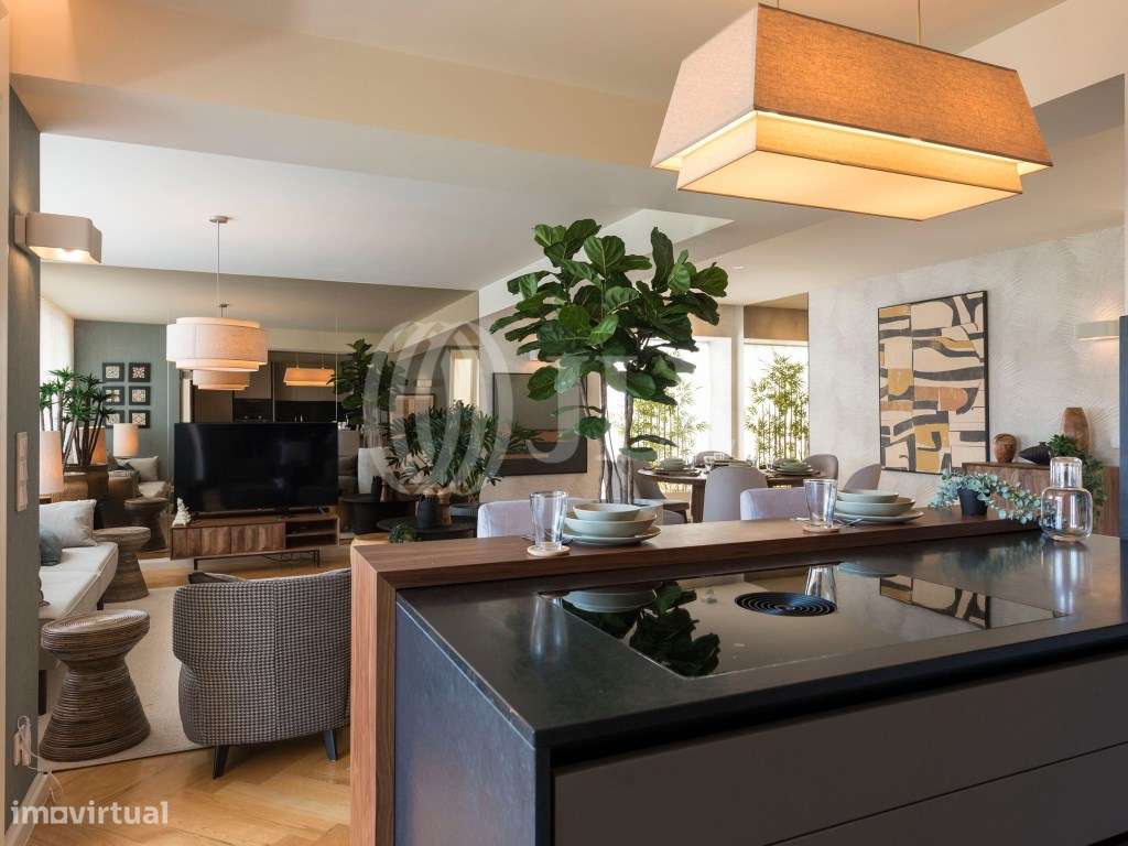Apartamento T3 com garagem no Edifício Emporium, Porto-13