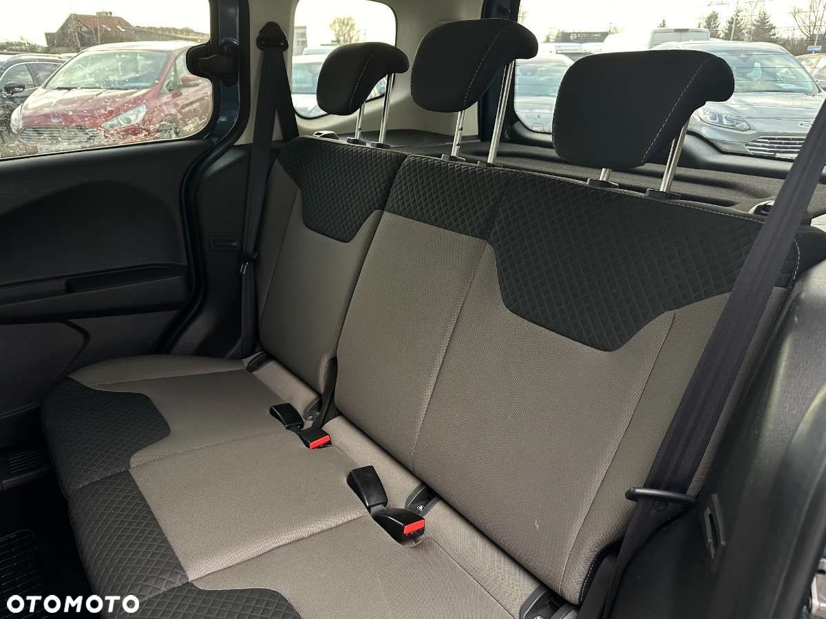 Ford Tourneo Courier - 28