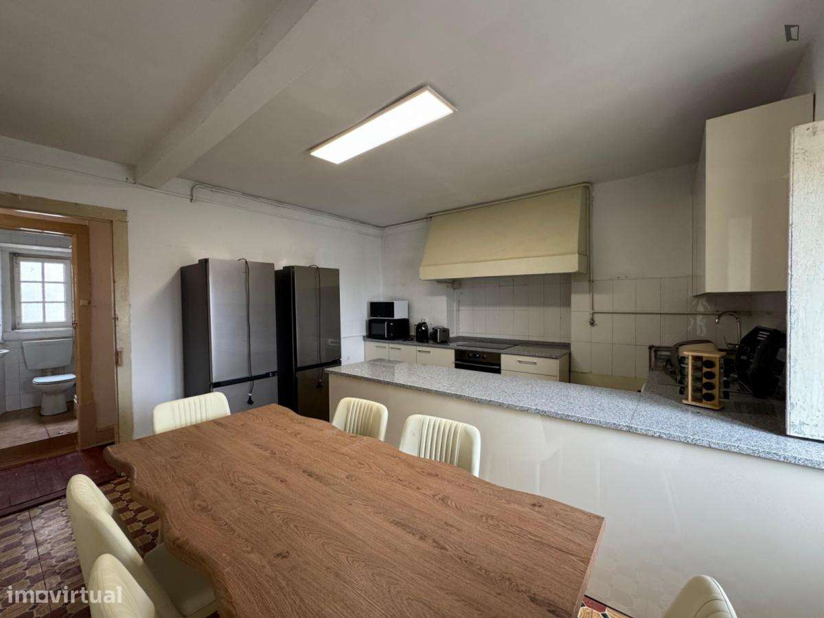 Quarto - localizado em São Jerónimo Coimbra - Grande imagem: 4/10