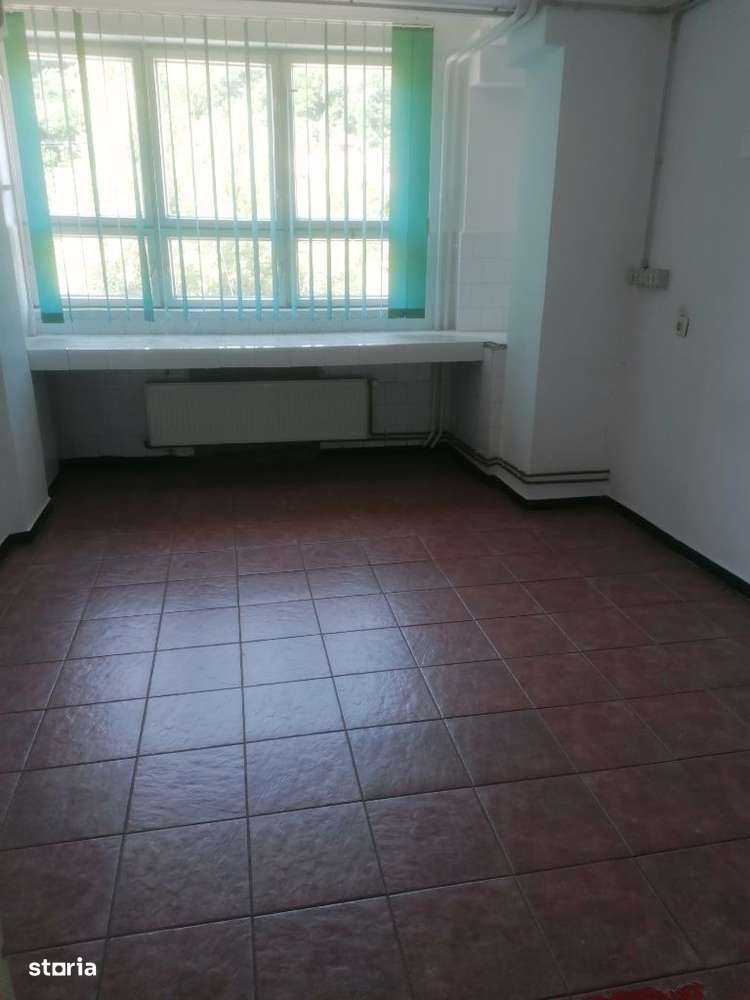 Vând spații comerciale zona centrală 400 euro mp negociabil-2