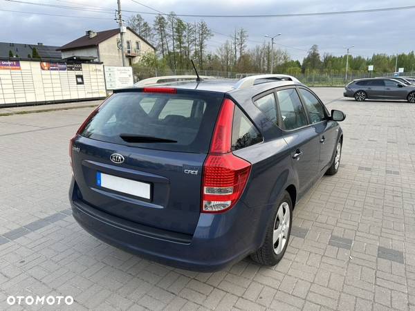 Kia Ceed Cee'd 1.6 Crdi Comfort + - 6