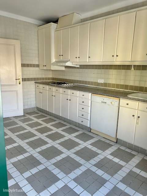 T2 com garagem  zona  Nobre da cidade. - Grande imagem: 4/12