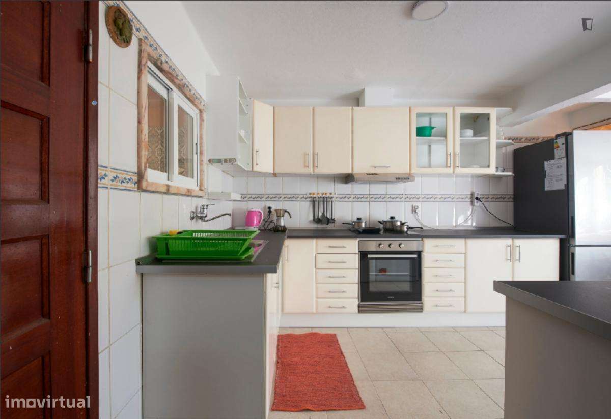 Quarto - localizado em Carcavelos Lisbon - Grande imagem: 5/8