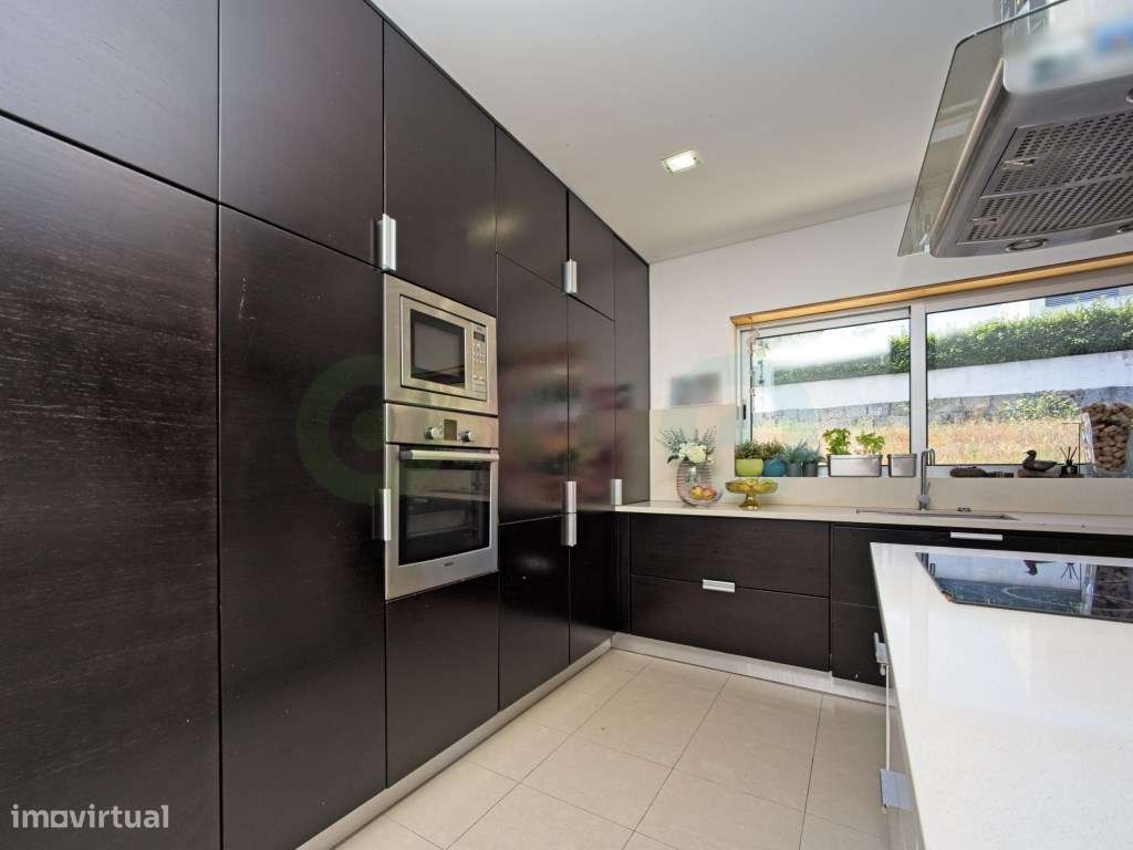 Moradia T3 em Vale S. Cosme- Piscina e jardim privativo-30