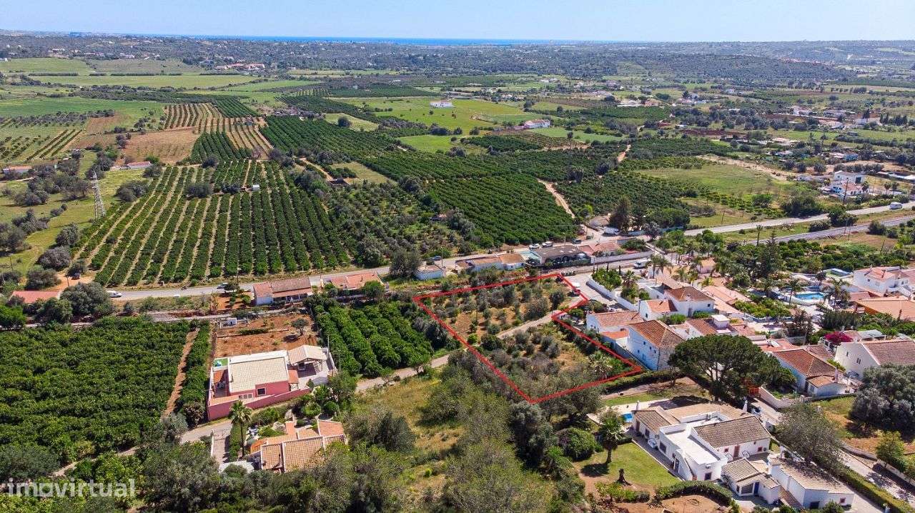 Terreno com Potencial para Construção - Grande imagem: 2/3