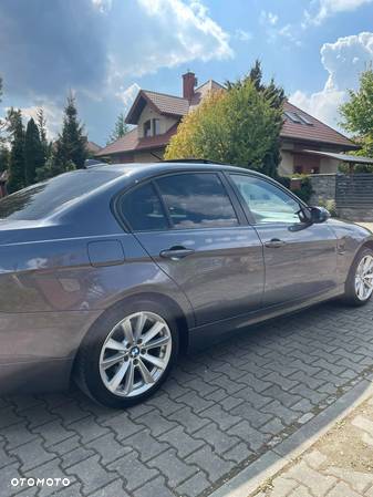 BMW Seria 3 325i - 9