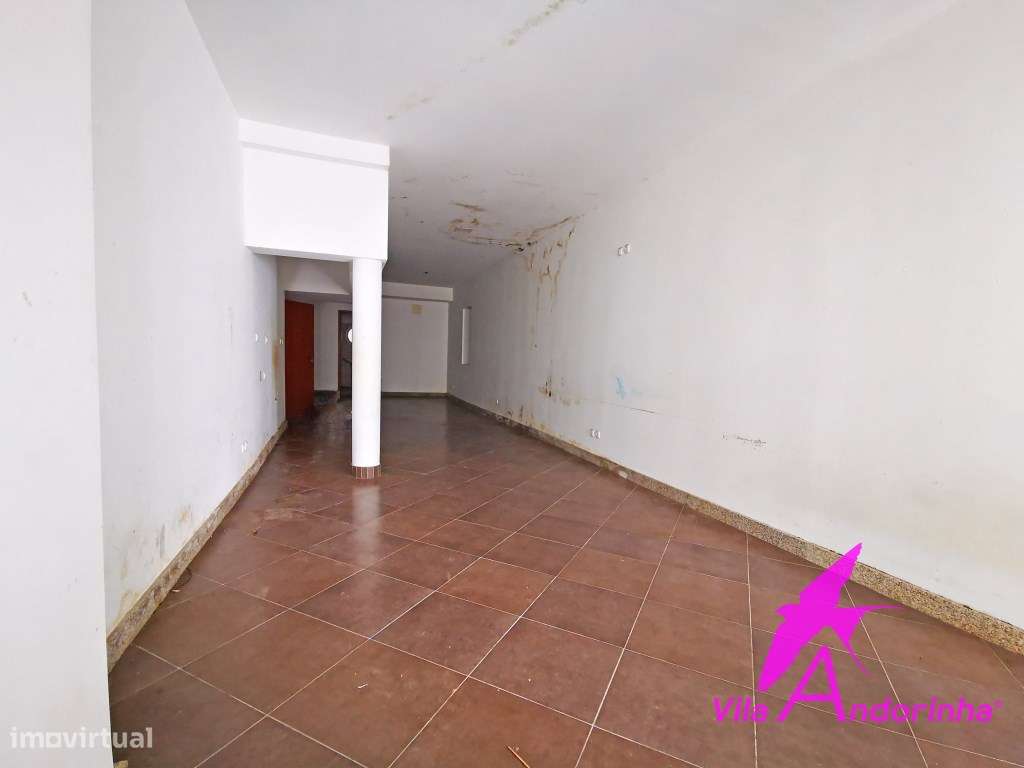 Prédio no centro histórico de Viana-2