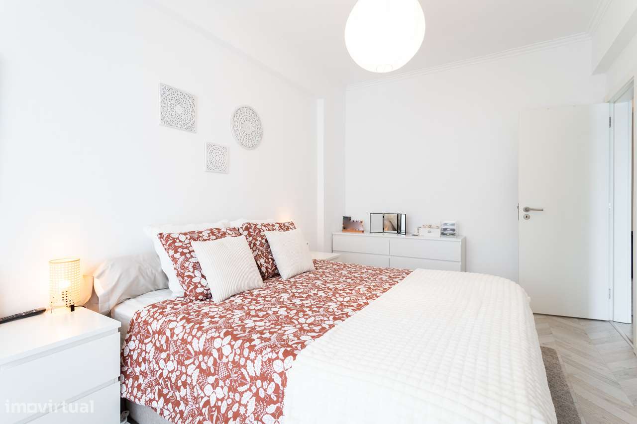 APARTAMENTO T2 EM MASSAMÁ-10