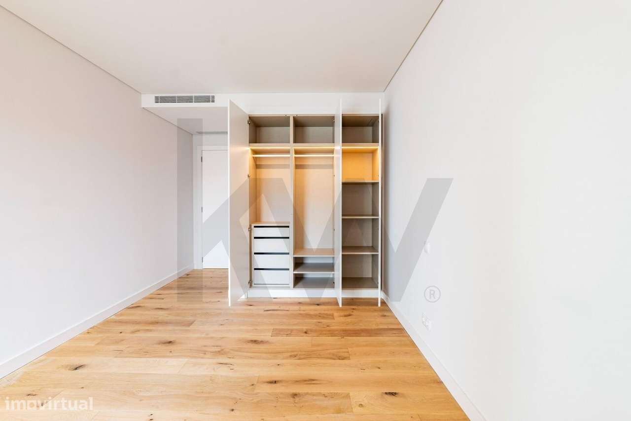 Apartamento T4 com Jardim e Piscina na Parede – Cascais-23