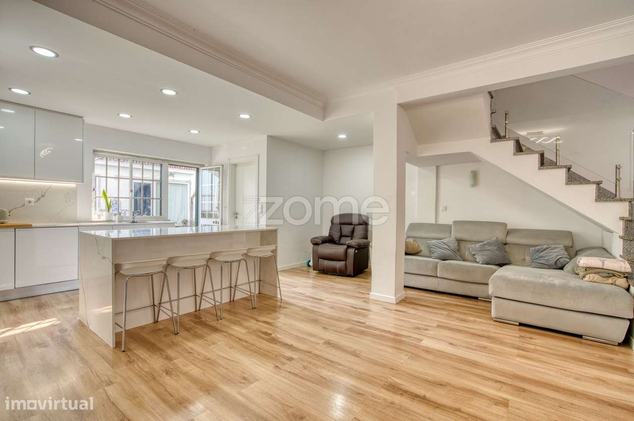 Moradia com terraço em Famões-6