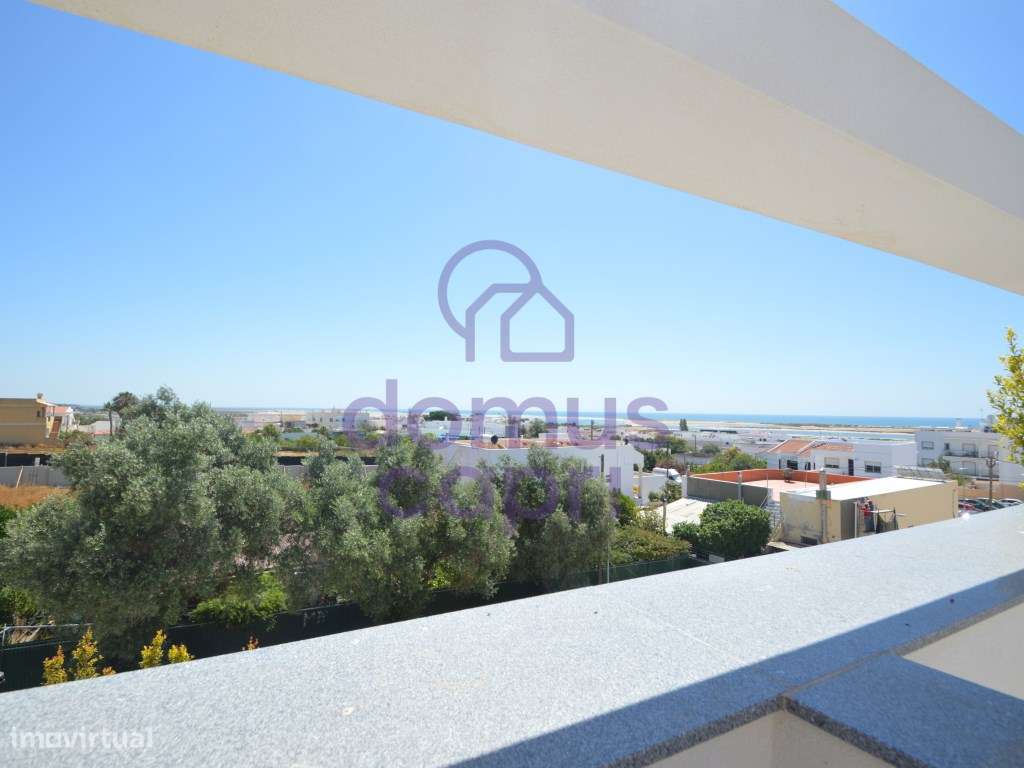 Moradia T3 com Vista Mar, Piscina e Estacionamento em Fuzeta-11