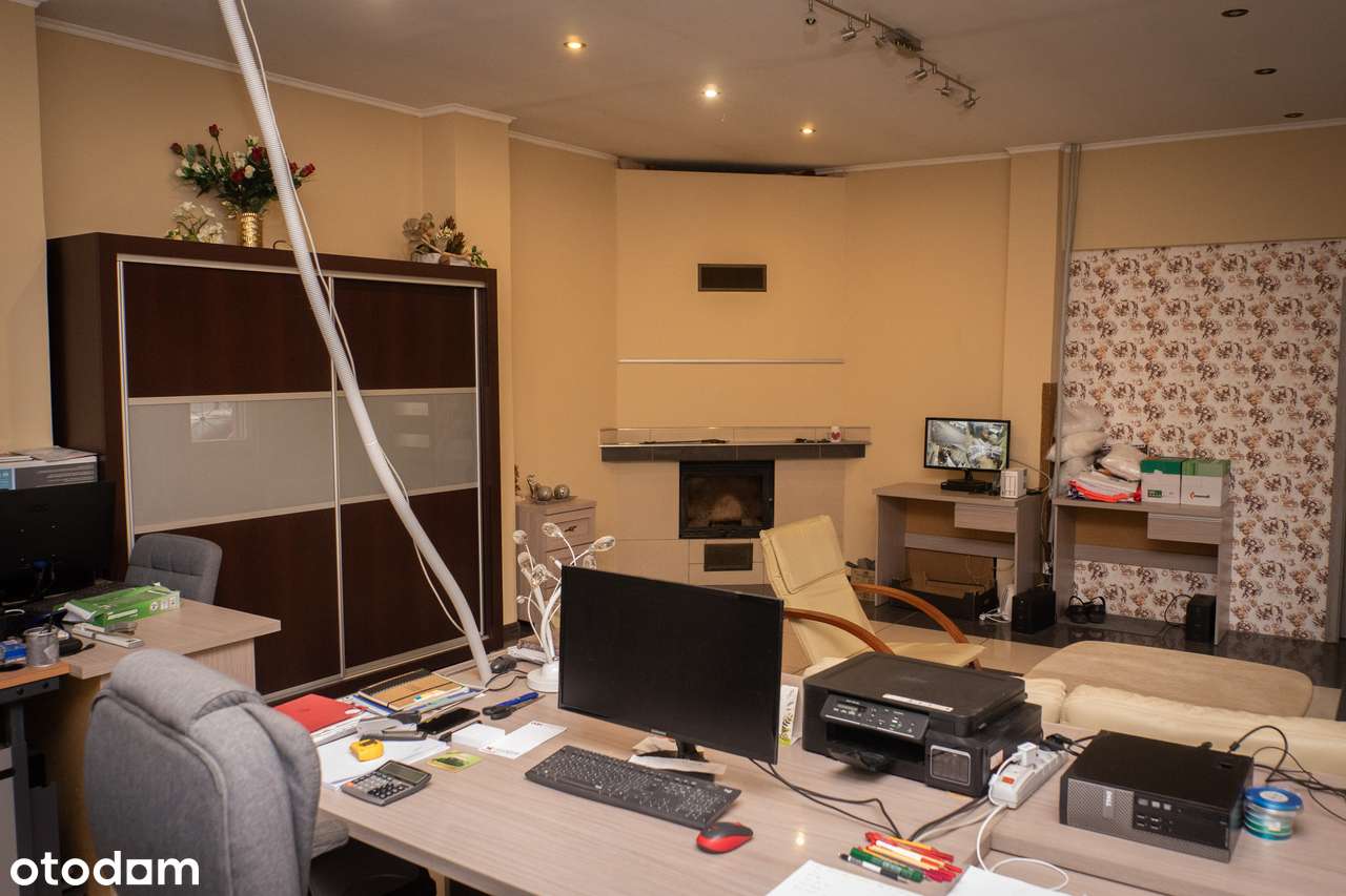 Przestrzenna hala przy ul. Podolskiej-5