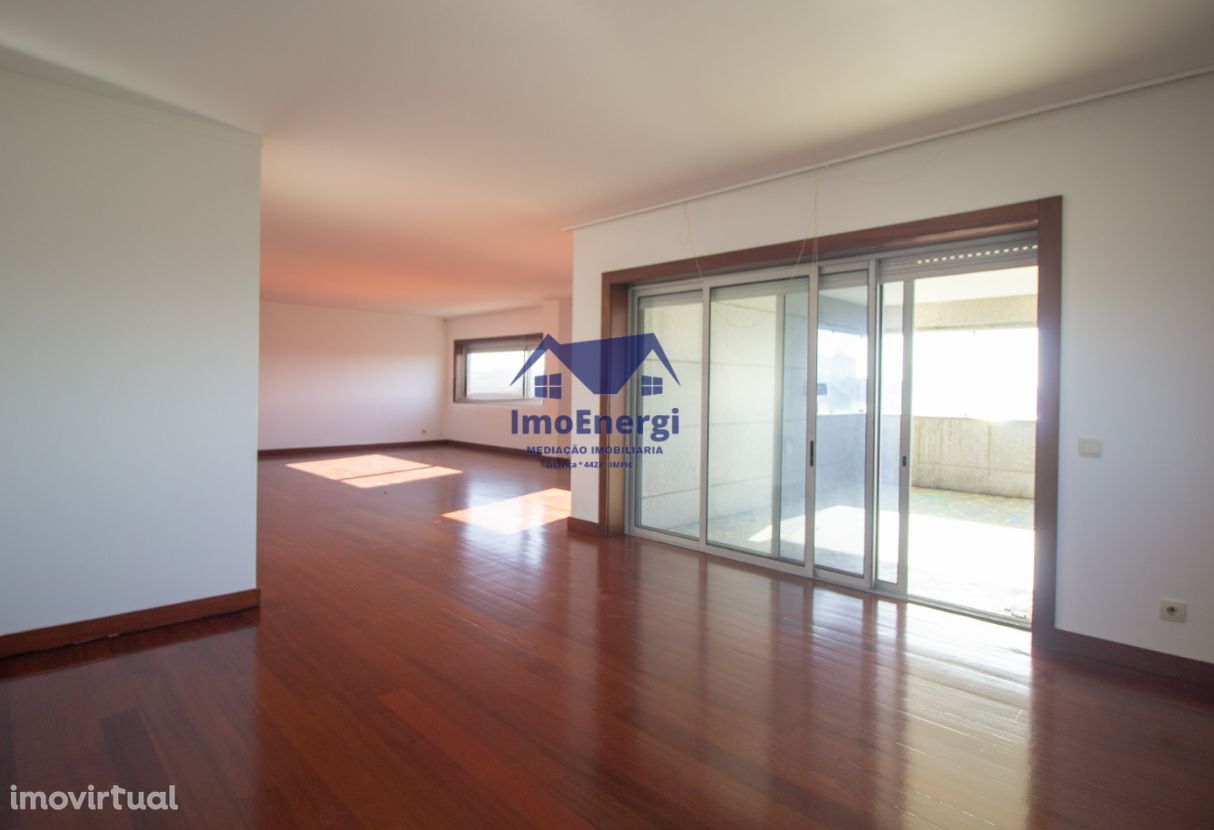 Apartamento T4 de Luxo - Maia