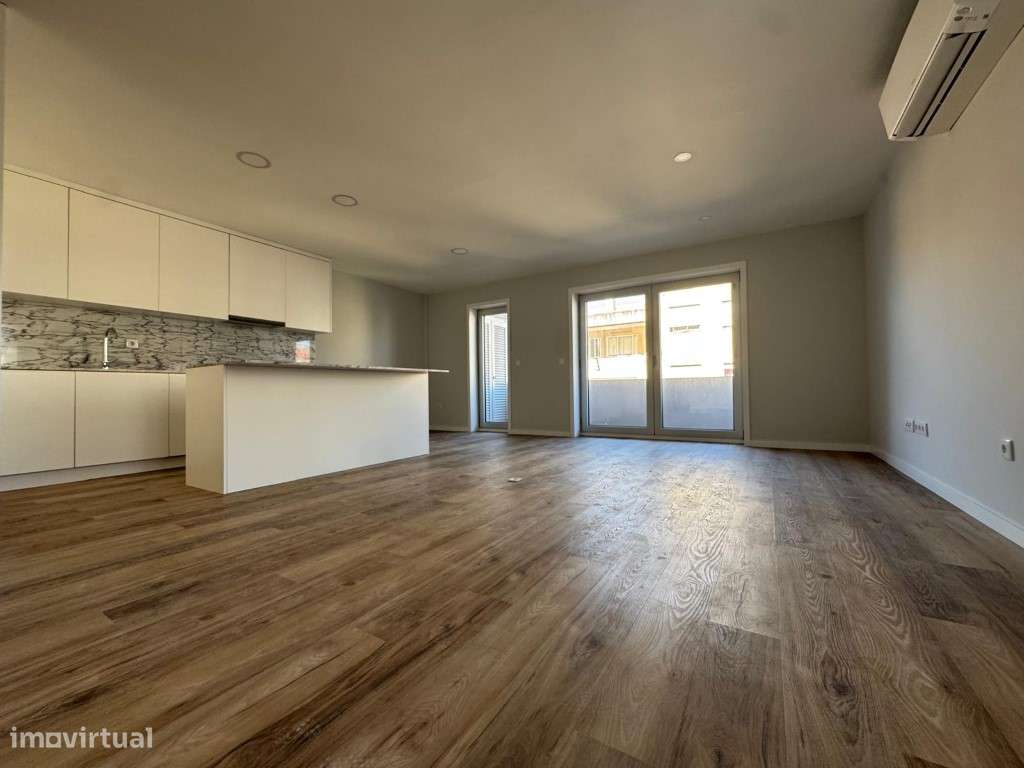 T3 com terraço ao Metro da Trindade - Grande imagem: 2/19