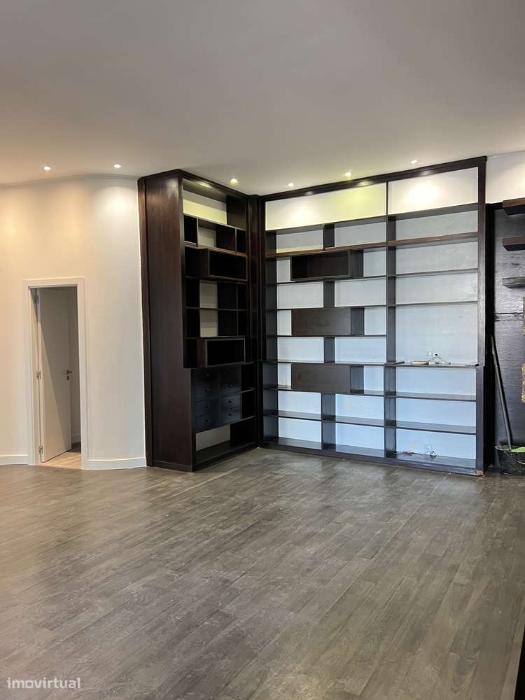 Arrenda-se Apartamento T2+1 – Baixa, Lisboa - Grande imagem: 2/17