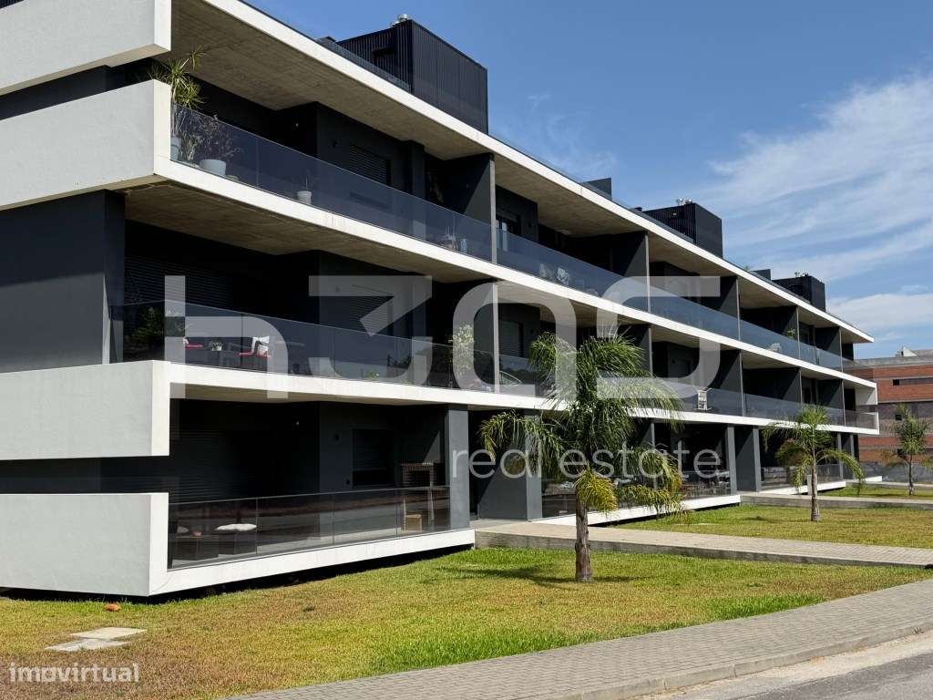 Apartamento T3 com Terraço Privativo de 140 m², Varandas Amplas e G...-0
