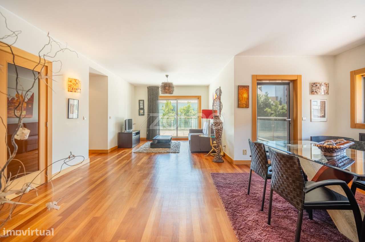 APARTAMENTO T4 DUPLEX COM TERRAÇO - Grande imagem: 4/44