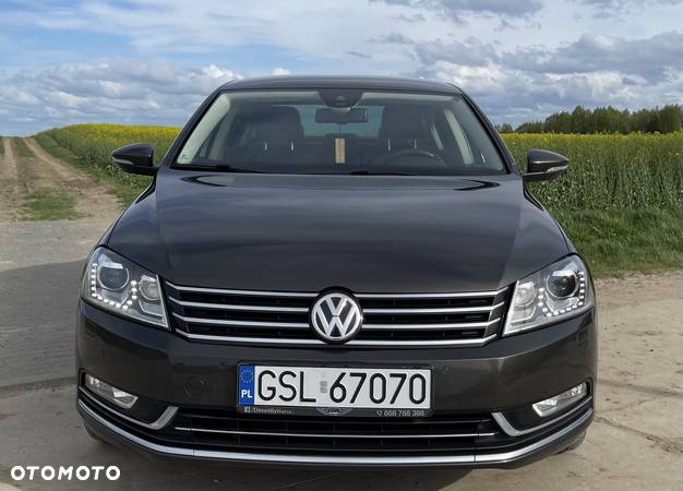 Volkswagen Passat 2.0 TDI DSG BlueMotion Technology Highline - 1