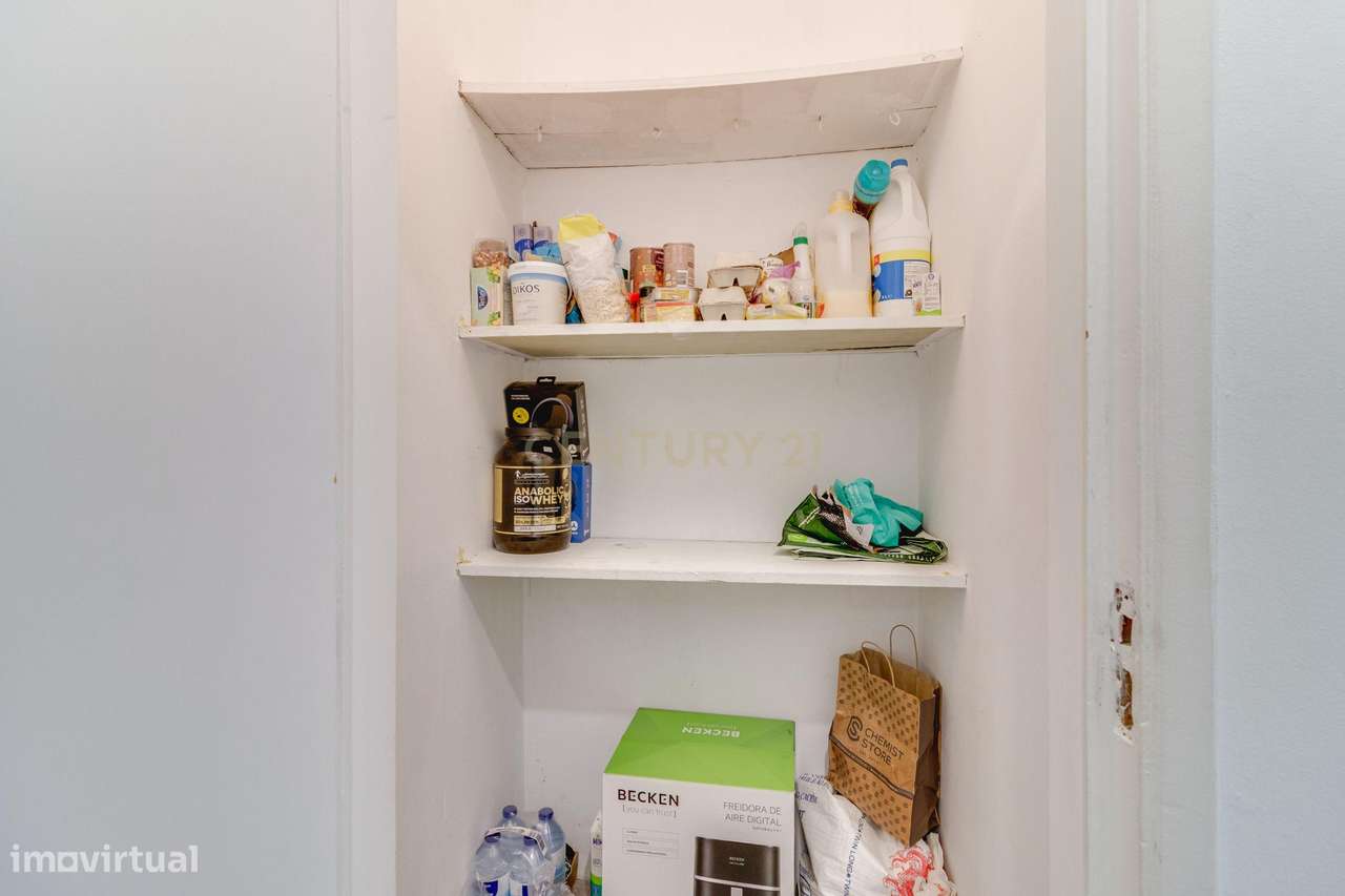 A sua primeira casa pode começar aqui Apartamento T2 Baixa Banheira-11