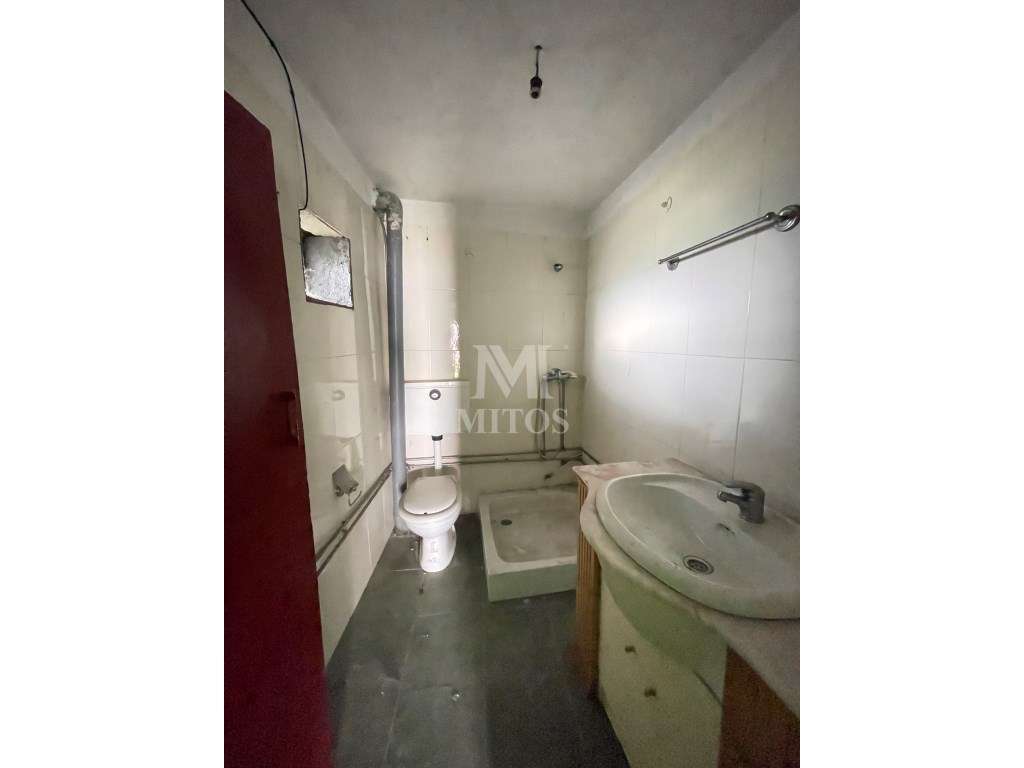 Moradia T3 para recuperar em Paderne - Melgaço - Grande imagem: 5/18