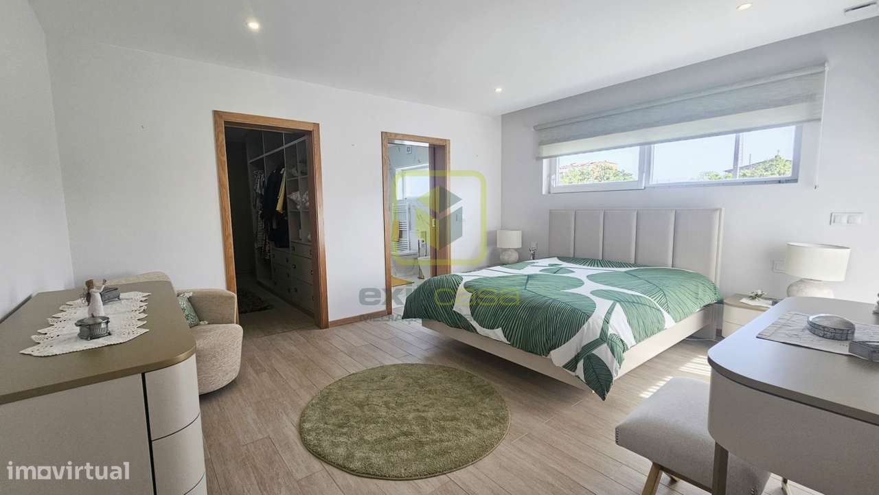 Moradia de Luxo a 5 Minutos da Praia da Barra-23