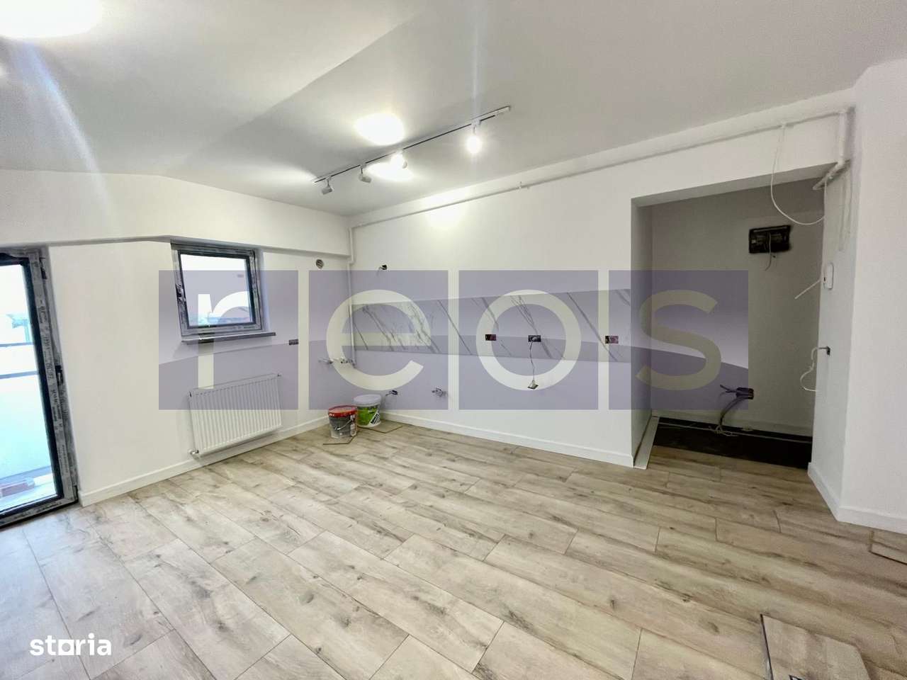 VANZARE APARTAMENT 3 CAMERE TEPES VODA CALEA CALARASILOR 87MP MANSARDA - Imagine principală: 3/12