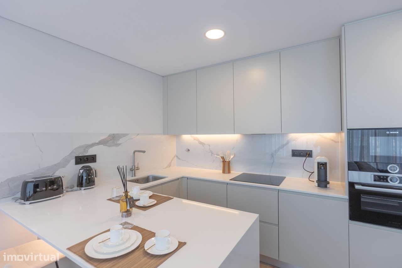 Aluga-se T2 novo, totalmente mobilado e equipado, bem localizado - Grande imagem: 4/44