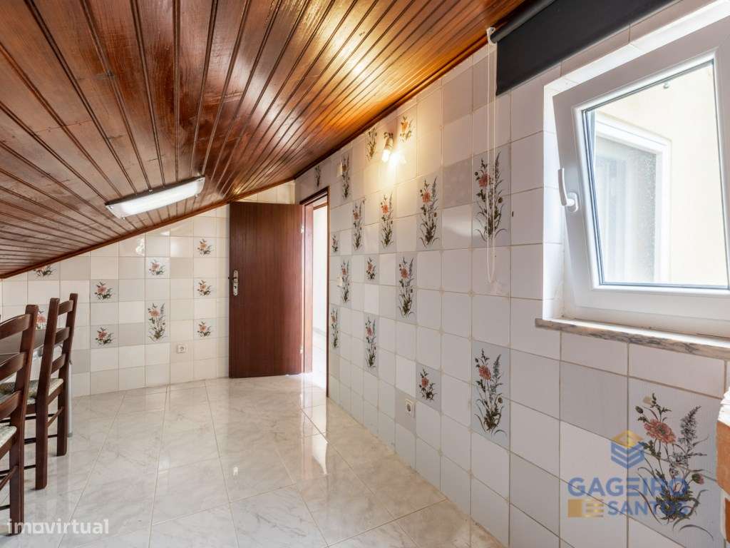 Moradia Remodelada T2 + 2-24