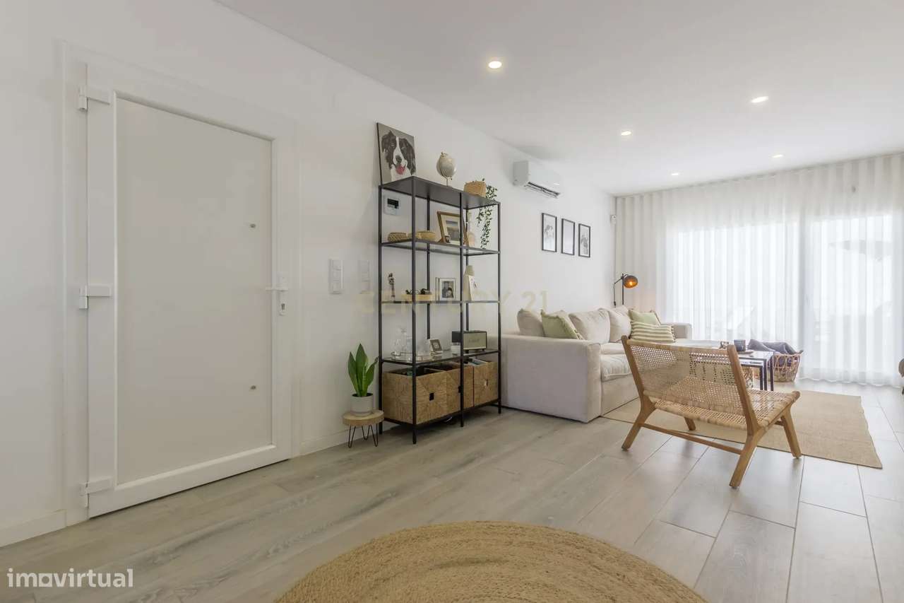 Moradia Geminada como Nova na Quinta do Conde-10