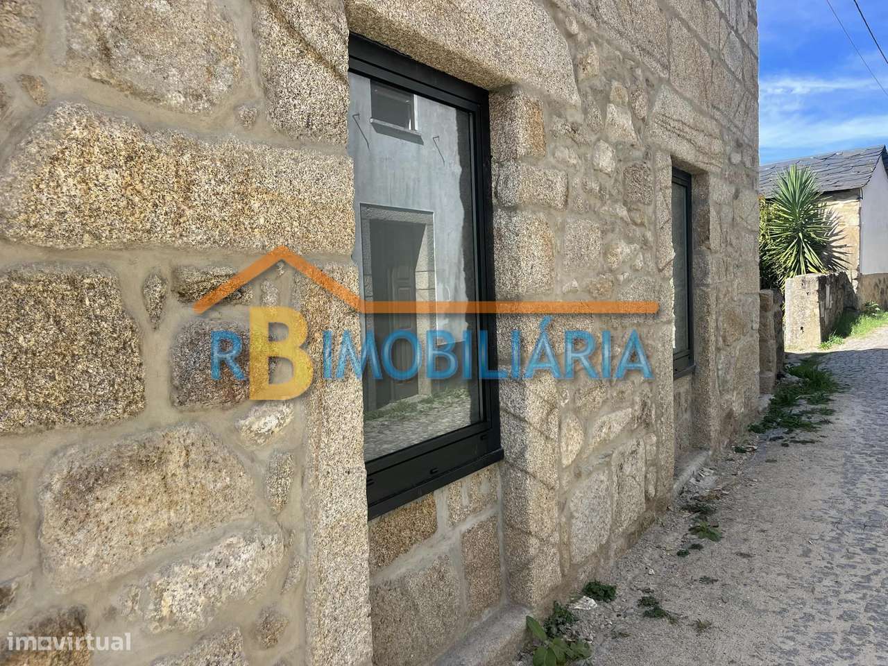 Dois Apartamentos T0 c/ piscina em Alvarenga-13