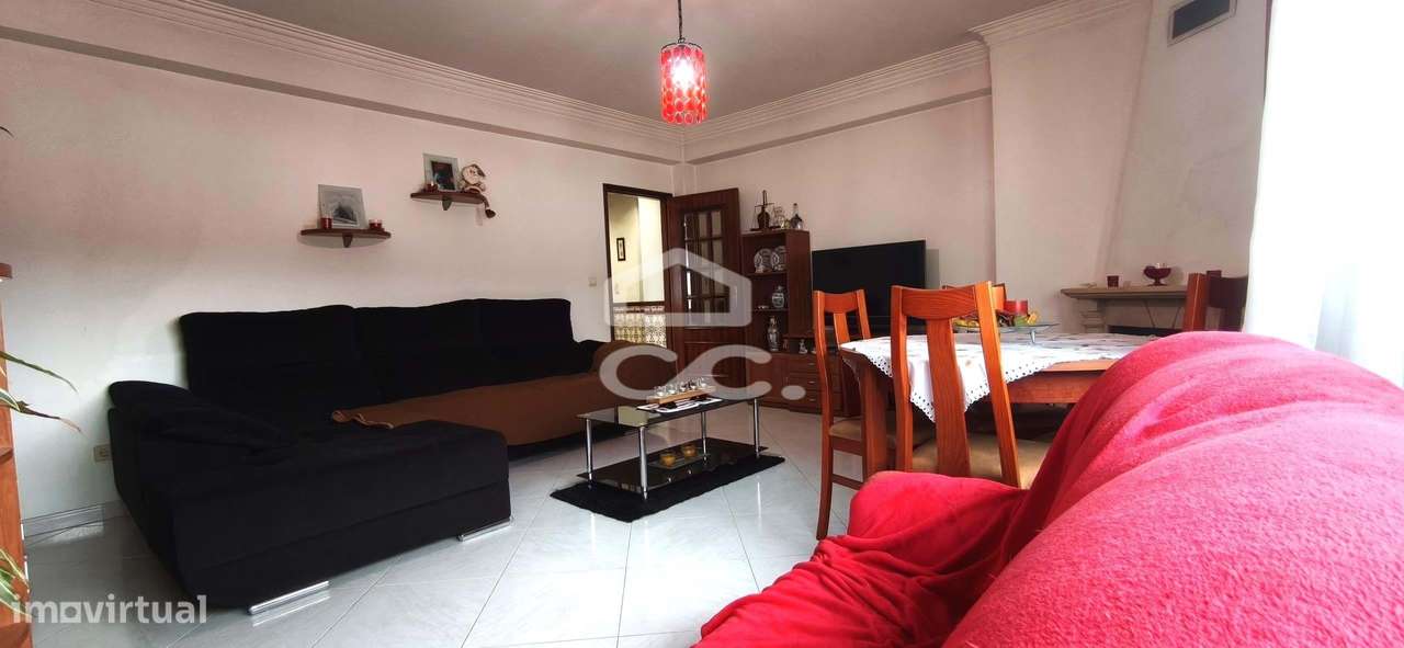 Apartamento T3 com Excelente Localização em Caneças-21