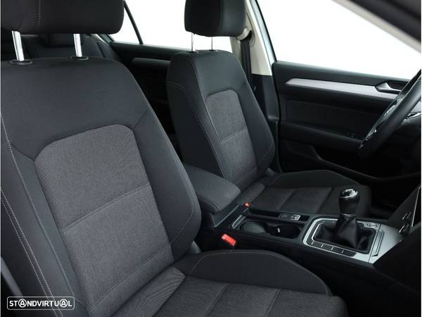 VW Passat 1.6 TDI Confortline - 28