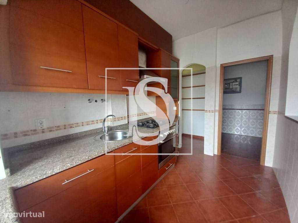 Apartamento T2 Remodelado no Coração do Montijo-7